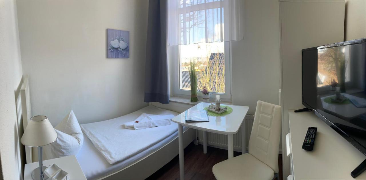 Single Room,1106354091:JPEG